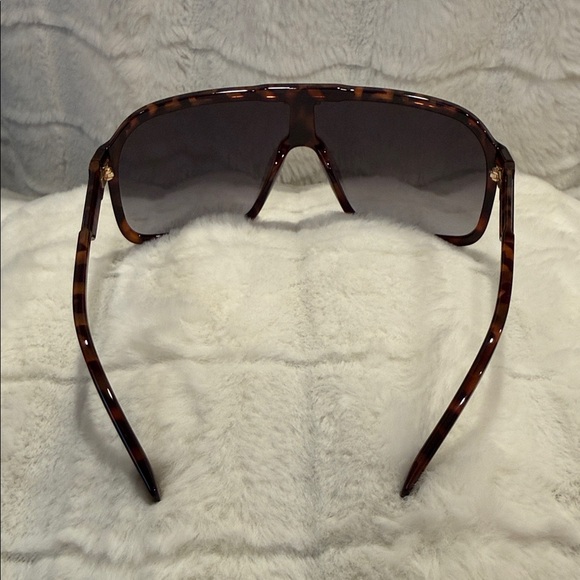 *UNISEX* Carrera Tortoise Shell Sunglasses - Picture 4 of 6